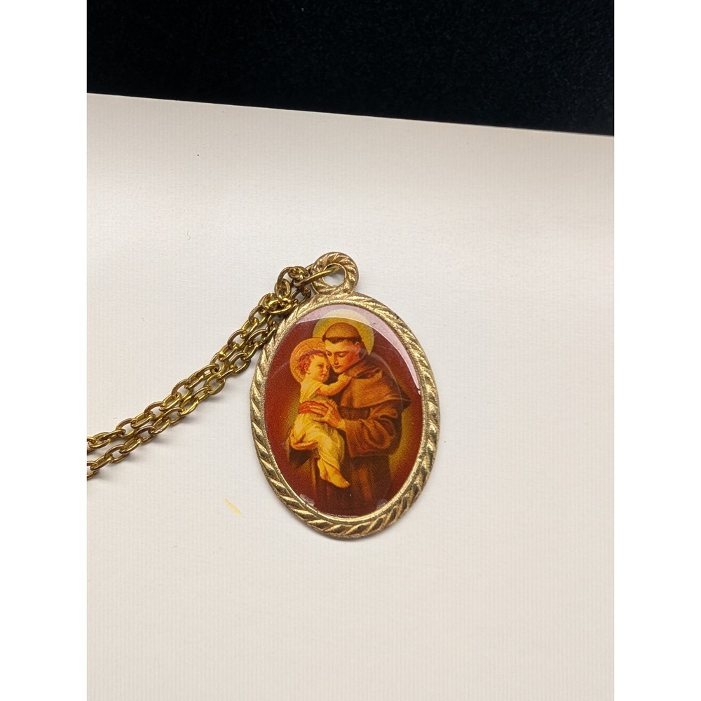 Christian Saint Anthony Holding Child Oval Medal Pendant Necklace on Chain